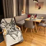Buchensteinwand Luxusapartment Mit Sauna Am Berg Alpehytte *