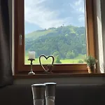 Buchensteinwand Luxusapartment Mit Sauna Am Berg